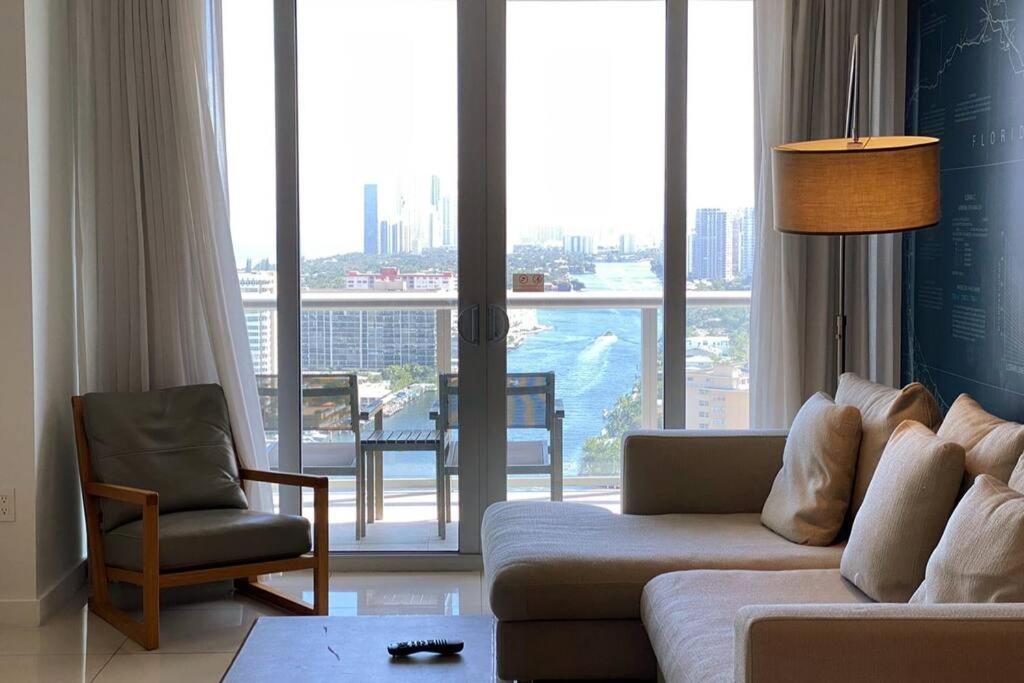 Amazing 1B-1B Apartment With Amazing View! 28A 할렌데일비치 외부 사진