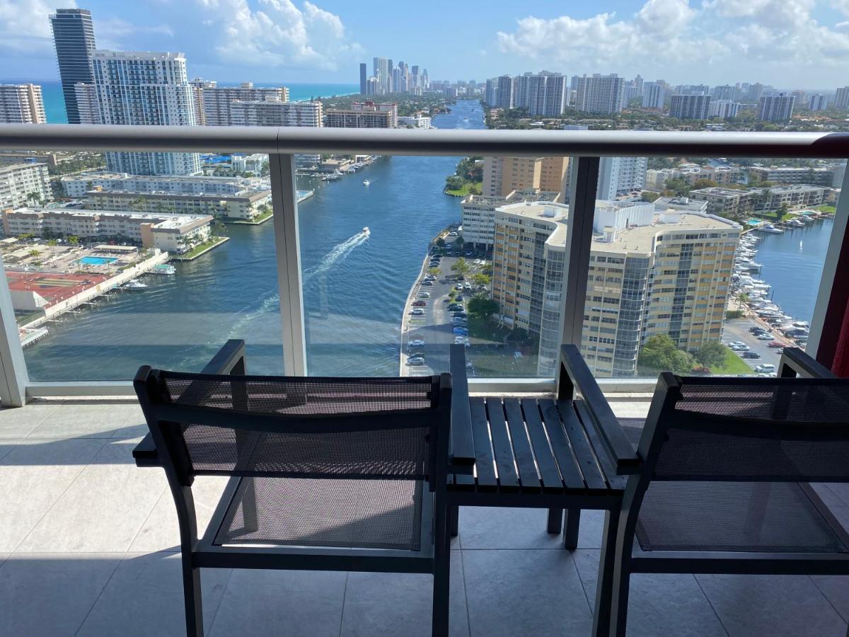 Amazing 1B-1B Apartment With Amazing View! 28A 할렌데일비치 외부 사진